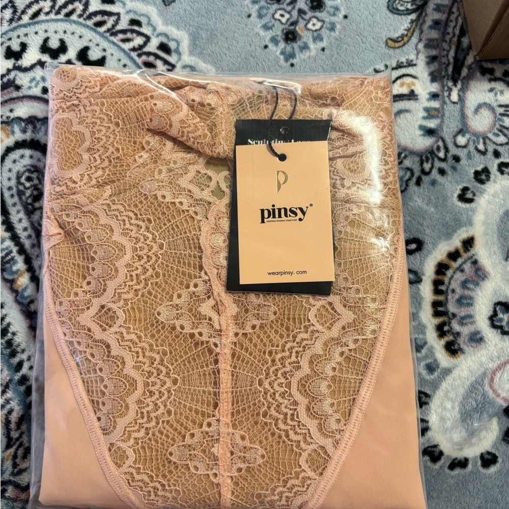 NWT Pinsy Sculpting Lace Shapewear Bodysuit - Rose